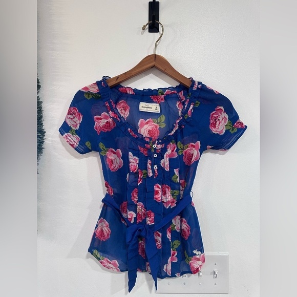 Abercrombie & Fitch Tops - Abercrombie & Fitch Y2K Sheer Floral Short Sleeve Blouse Ruffle Size XS